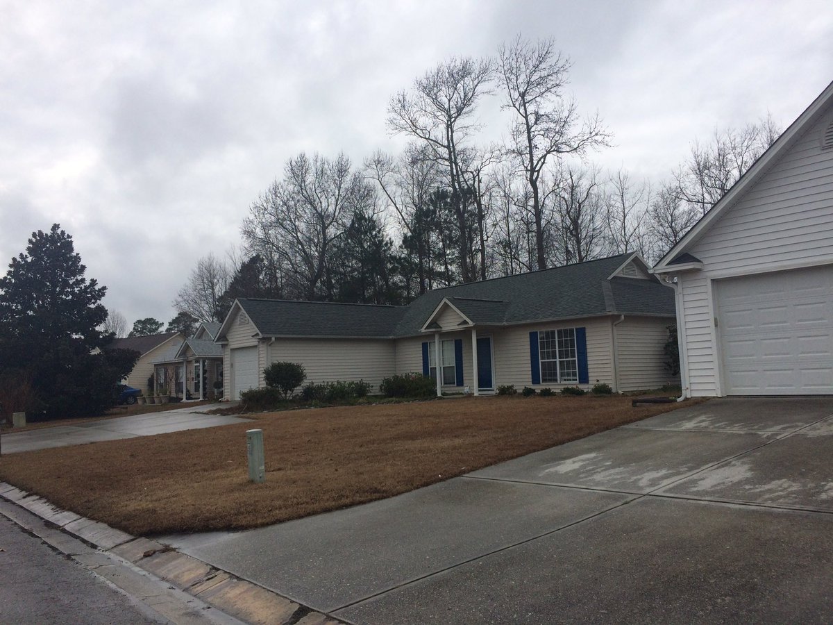 Crazy_Traci's tweet photo. #EDN330s17 yards getting smaller houses getting bigger... https://t.co/sJx6m8SmqM