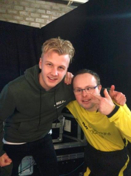 G-VOETBAL | Onze topper Harold de Jong werd deze week verrast door <a href="/WillemII/">Willem II</a>-speler Jari Schuurman! 
kozakkenboys.nl/nieuws/25157/j…