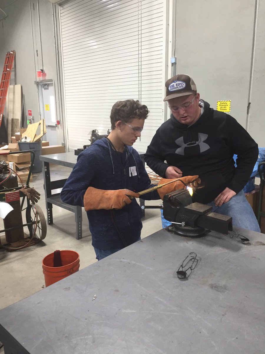mrwilliamshvac's tweet photo. Piedmont Bethany showcase a big success today #the6505HVAC #studentsleadingstudents https://t.co/QQ2XedZelp