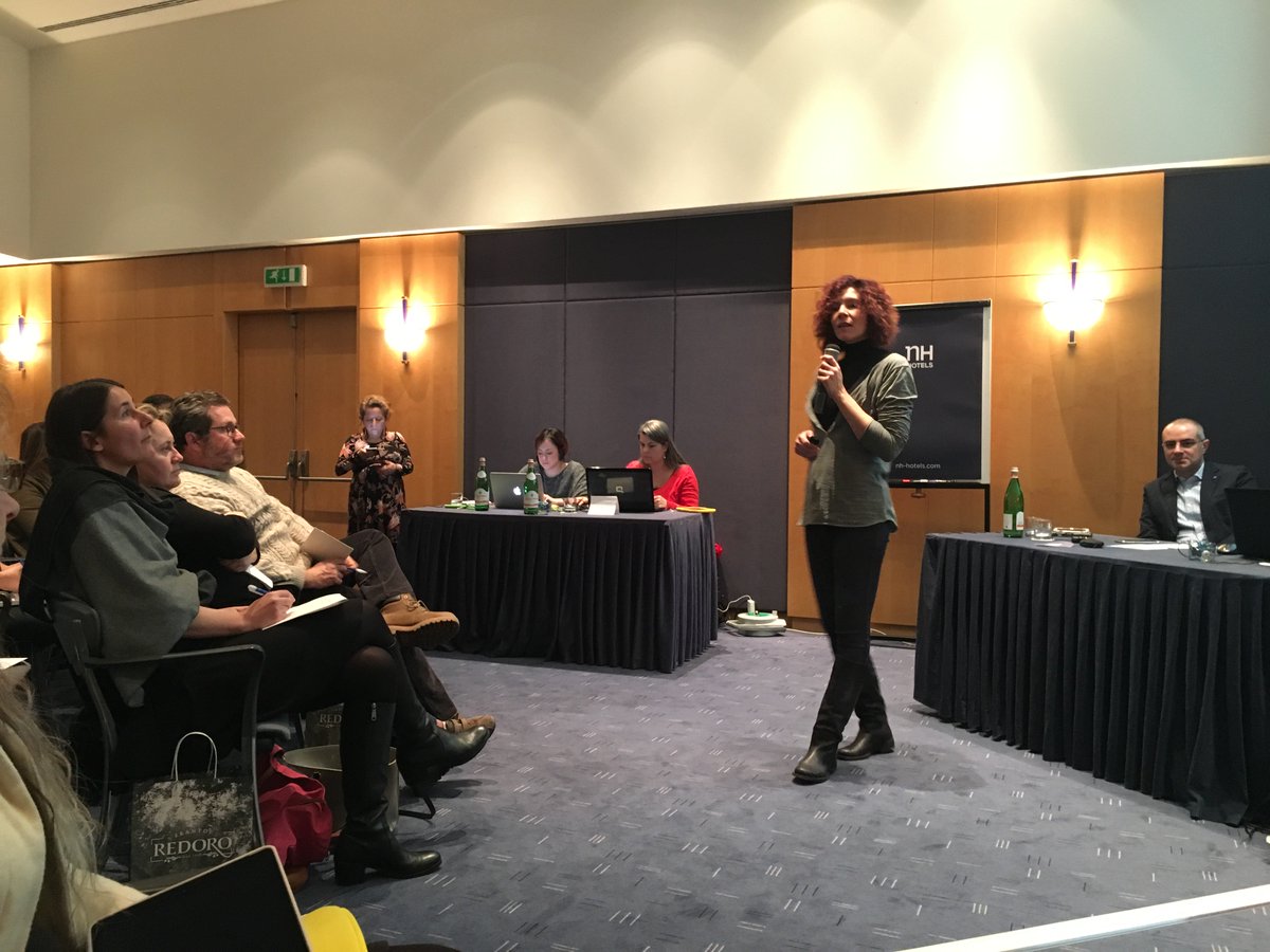 Twt_Lab's tweet image. La nuvola delle parole chiave serve a identificare tutte le KW utili per posizionare i contenuti su Google, grazie @GiuliaBezzi #DigitaLecco