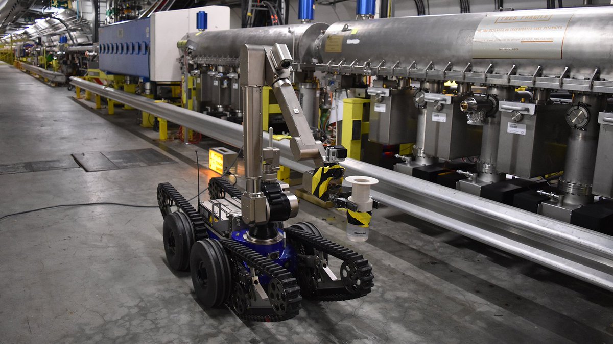 symmetrymag's tweet photo. The robots of @CERN: https://t.co/6kuTrvr1yH https://t.co/KnPTitCdul