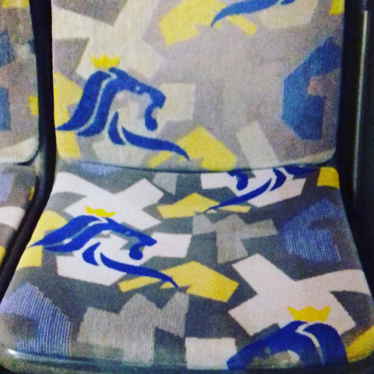 SheonaG's tweet photo. #Fugly #PublicTransport #PublicTransportSeatCovers #SeatCovers #SeatPatterns #PublicTransportSeatPatterns #BusSeatPatterns #Germany https://t.co/vUqwkwbdgG