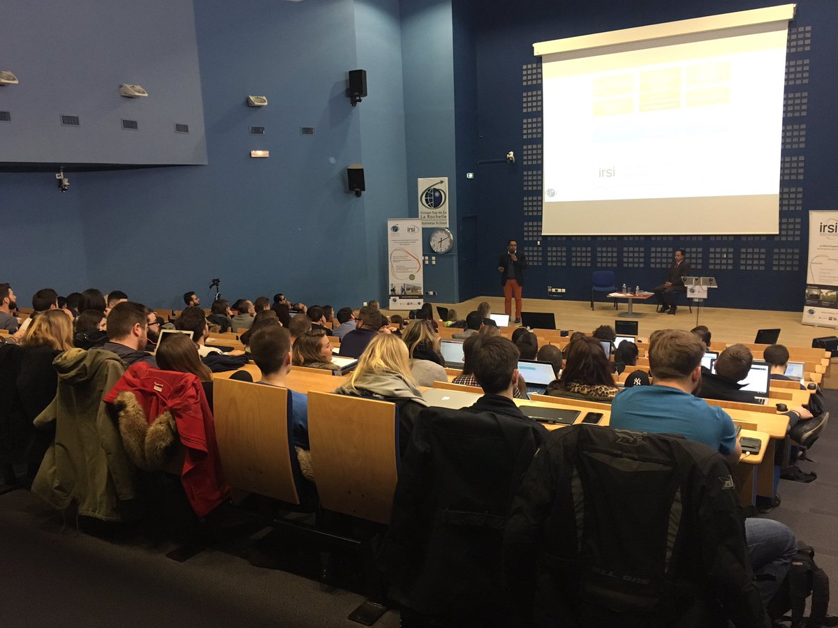 julientroyano's tweet photo. Conférence les Jeudis de @IRSI_LR à @GroupeSupdeCoLR "Des abeilles pour un futur" https://t.co/wdtxNSsAih