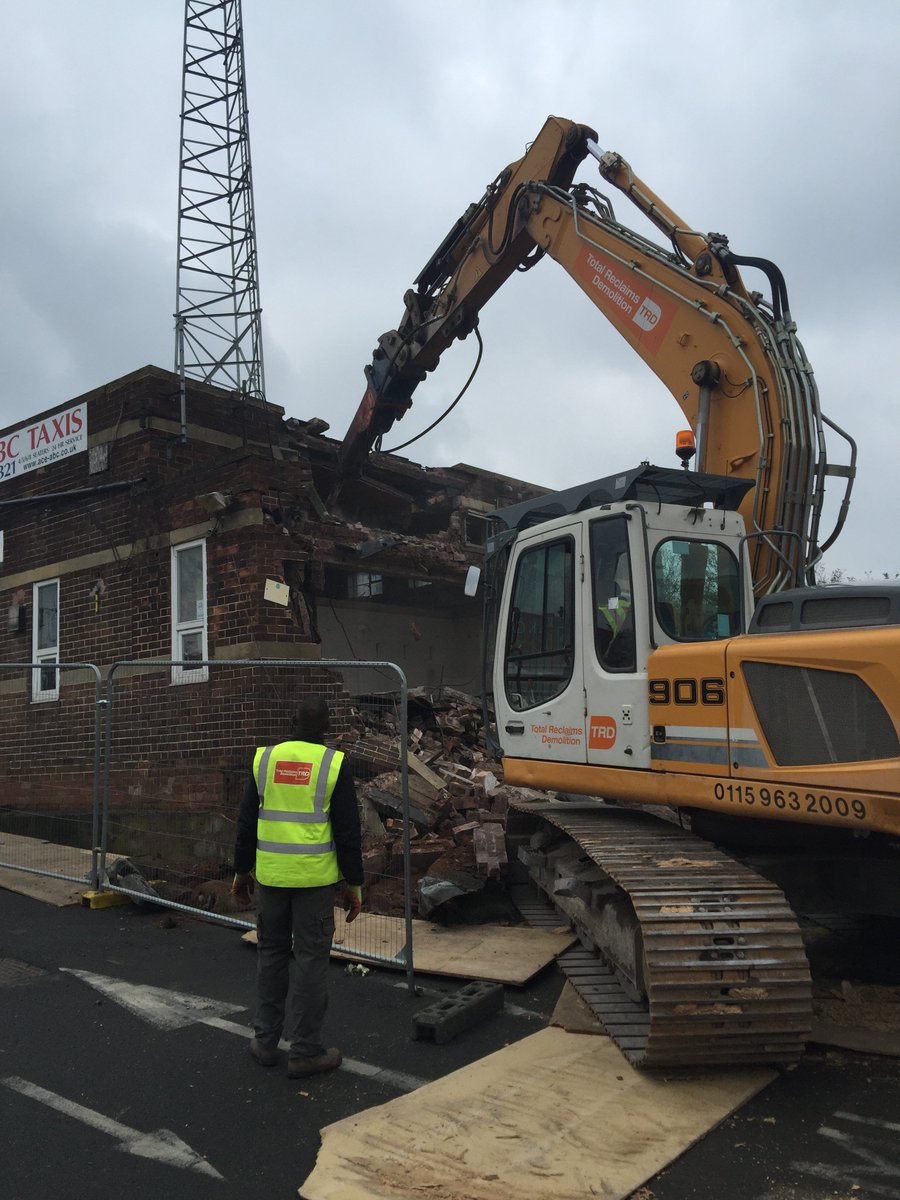 ACEABCTaxis's tweet photo. It's just under a year since we knocked down the old taxi base. #ThrowbackThursday #TaxiBase #ACEABCTaxis #Memories #Goodbye #Sad https://t.co/GX1JapYF5U