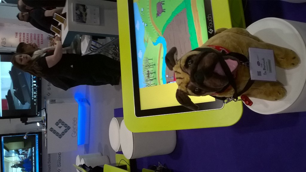 GoBerserkDog's tweet photo. On my walk today I went to the @geneeworld stand #bett2017. It's cool 😎 https://t.co/ugBX7t7ScF