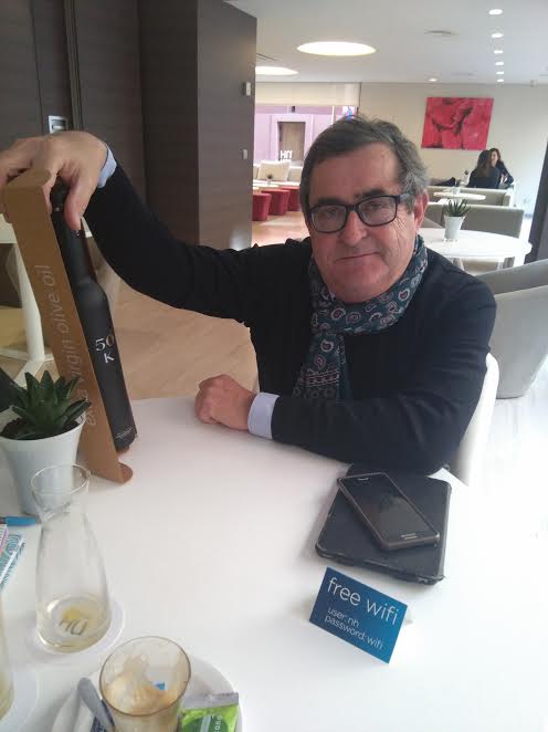 Orbeolive's tweet photo. Gracias a @vivecastellon con @PeraLimoneraCom  por apoyarnos y dar a conocer #Orbeolive Las #PYMES también pueden hacer buena #comunicación https://t.co/eG25NGbWBA