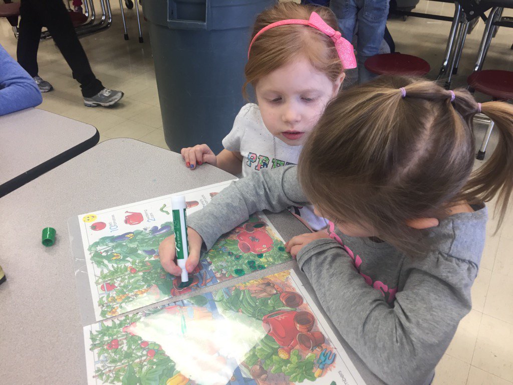 MrsAmandaLCook's tweet photo. Our youngest Bees 🐝 are practicing their counting skills today! #bbbees #CafeteriaFun https://t.co/fjindQMy3b