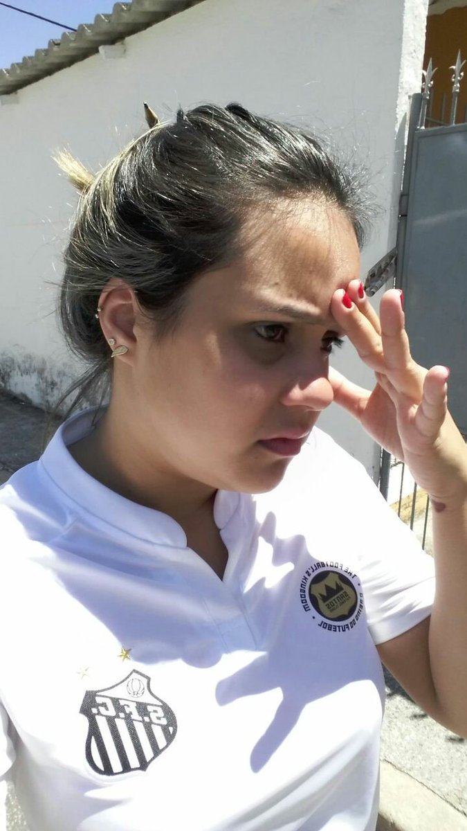 JuliaBercot's tweet photo. Quando eu vejo o ex na rua https://t.co/Xa9xvlLHDW
