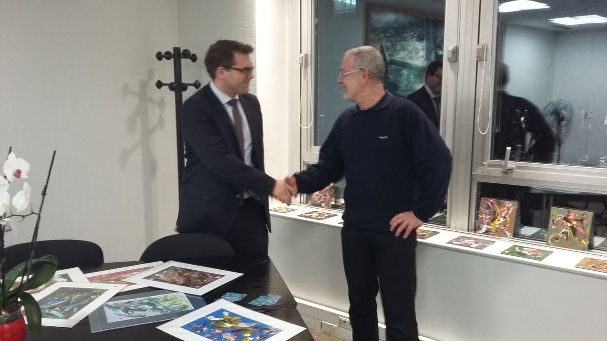 LinksConseil's tweet photo. Tout est prêt pour l'afterwork @LinksConseil ce soir !  Avec la présence de l''#artiste #Entrepreneur @FourniD https://t.co/SwxnuZpoJI