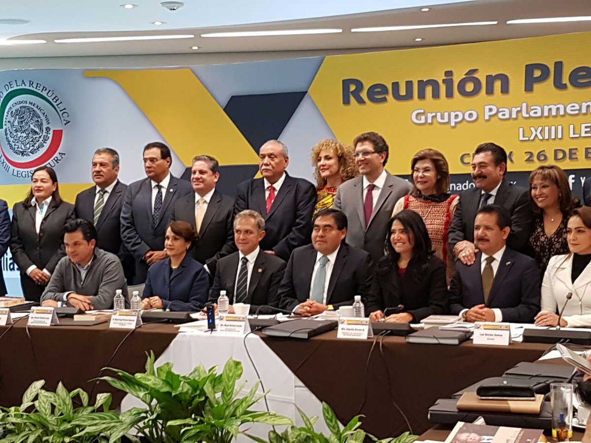 NotiAleBarrales's tweet photo. La Presidenta del @PRDMexico, @Ale_BarralesM, declara formalmente inaugurada la Reunión Plenaria de @SenadoresPRD https://t.co/Yns1A9vbPk
