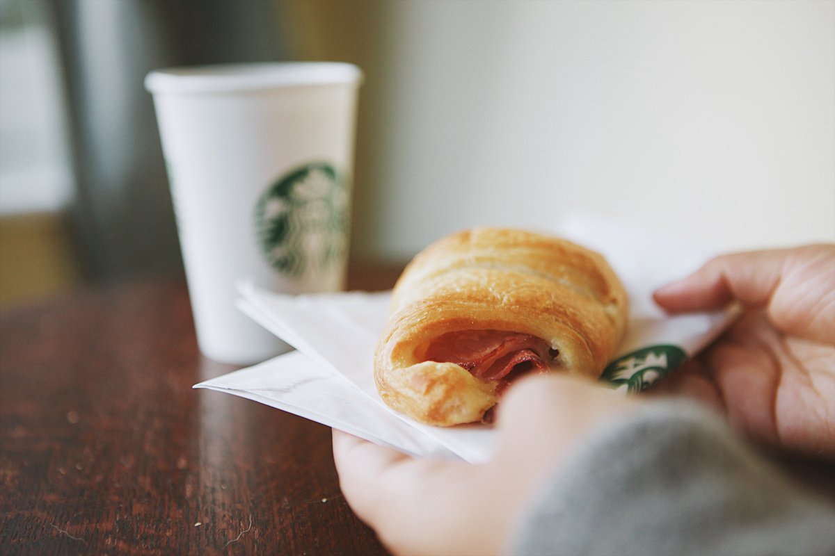 Starbucks tweet media