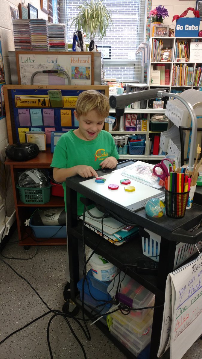 cduffy423's tweet image. Composing 2-shapes on our own @Meadowview68 @Woodridge68  #meadlearns #WeAreD68