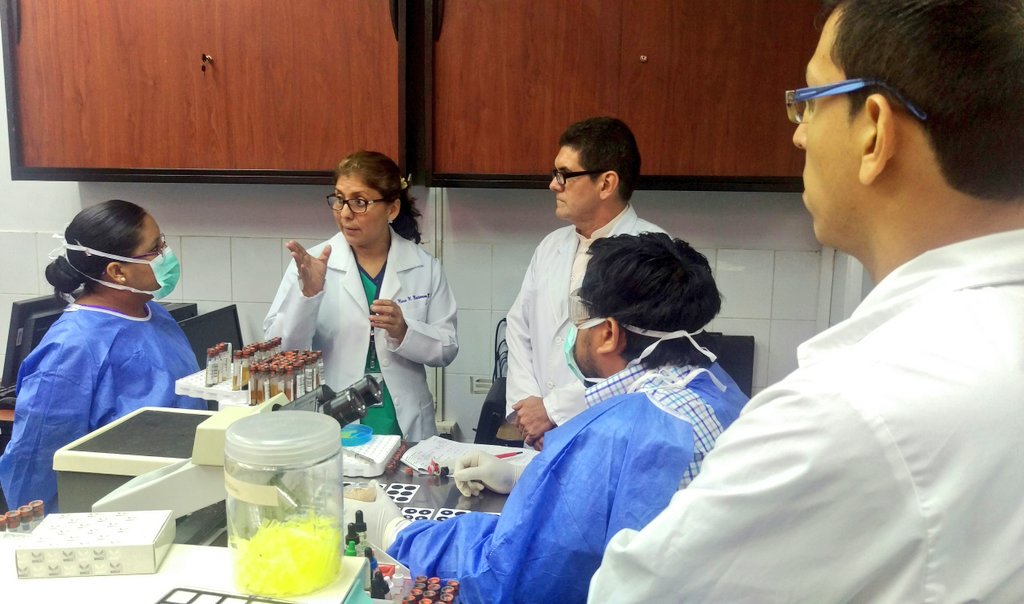 MMastarrenoM's tweet photo. Del escritorio al territorio, recorrido por algunas áreas del Centro de Especialidades Letamendi. #PorTiAfiliado @YulletErazo https://t.co/d8JNd0wSkz