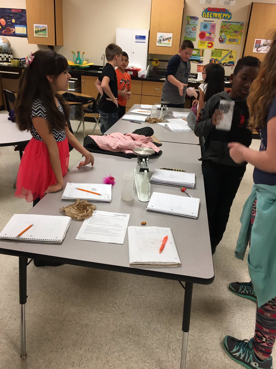 MsWetzel2016's tweet photo. Studying weather, erosion, and deposition in the science lab today! #emsproud https://t.co/lqeFpRyQmu
