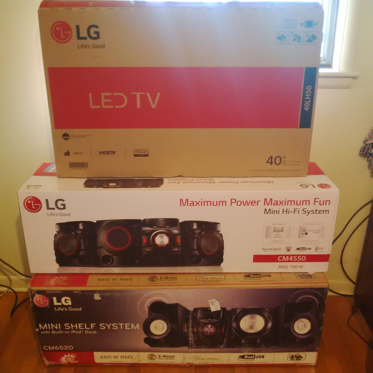 5HERM4N5's tweet photo. I'm About 2 Be a Fan #LG :) @LGUS @LGUK @LGUSAMobile @LGMobileSaudi @LGGulf #LGCorp #WallpaperTV #LGUltraWide https://t.co/Fxlykf1VqB