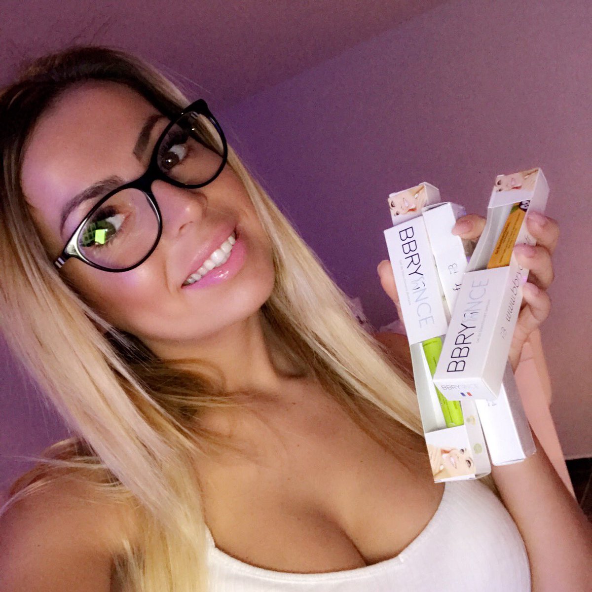 N'attendez plus et profitez de  -10% avec le code 👉🏻Hillary👈🏻 sur bbryance.fr pour avoir un sourire éclatant ! 🇫🇷 <a href="/Bbryance/">BBRYANCE®</a> 💙