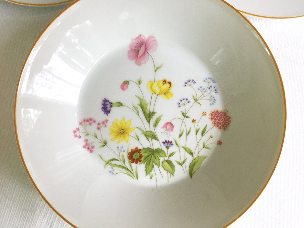PowellBettyJ's tweet photo. Wedding gift! #vintage #wedding #weddingmarket #weddingThursday #mikasa https://t.co/Z82vPVd0ch #gotvintage #teamvam #vestiesteam https://t.co/23lmYG7sAt