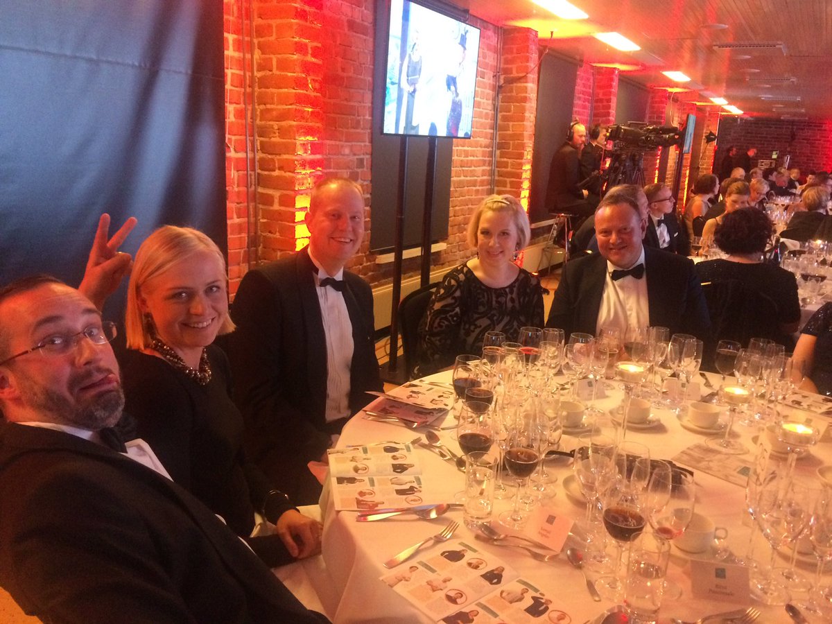 <a href="/ElinaKoivumaki/">Elina Koivumäki</a> @aromilehti @tommitervanen <a href="/elinalepomaki/">Eli Valtonen</a> <a href="/tomilantto/">TomiLantto</a> <a href="/samuilangelov/">Samuil Angelov</a>