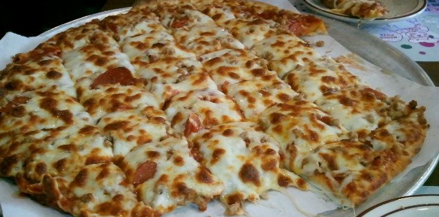 visitdecorah's tweet image. Mabe's Pizza a Decorah tradition #visitdecorah #MWTravel