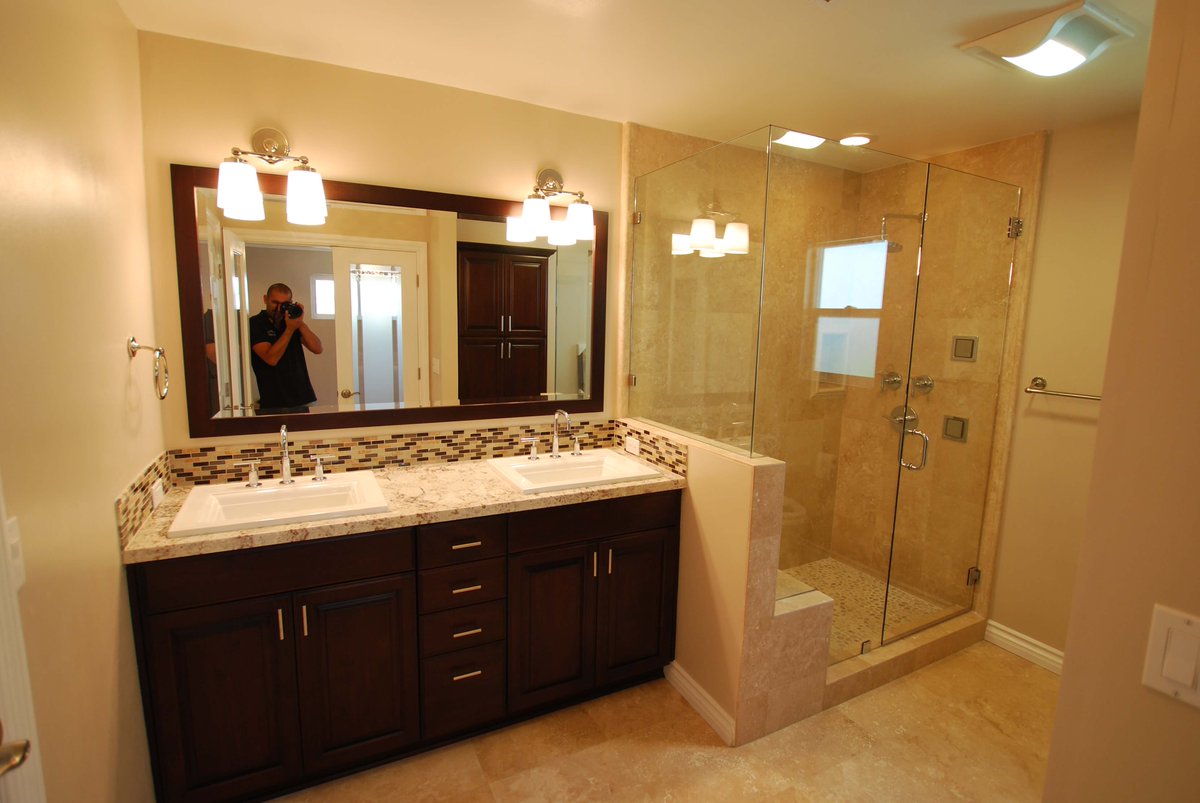 PreciseHome's tweet image. #Bathroomremodeling #Bathroom #island #hardwoodfloor #backsplash #sink #appliances #cabinets #losangeles #homedesign
Call Today 800.805.0692