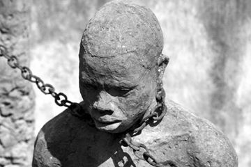 Burundi24's tweet photo. Imminente rupture de relations Diplomatiques entre le #Burundi et la #Belgique? https://t.co/ViYuQRKKaP https://t.co/SEwokpV3Vp