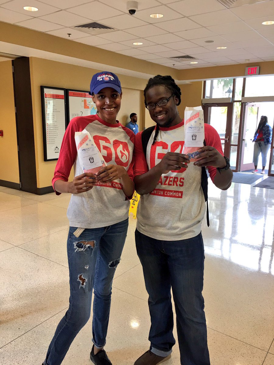 VStatePRSSA's tweet photo. Our historian @_highHOPE &amp; Computer Science Senior @BigHomieStretch showing that #BlazerPride! #PRSSA #PopYourWayIntoPRSSA #ALL1N https://t.co/6AEtBlQAdz