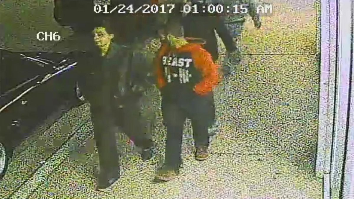 Tourist robbed while sitting on sand in Miami Beach bit.ly/2ju01gu https://t.co/Ya4TdlLtoM