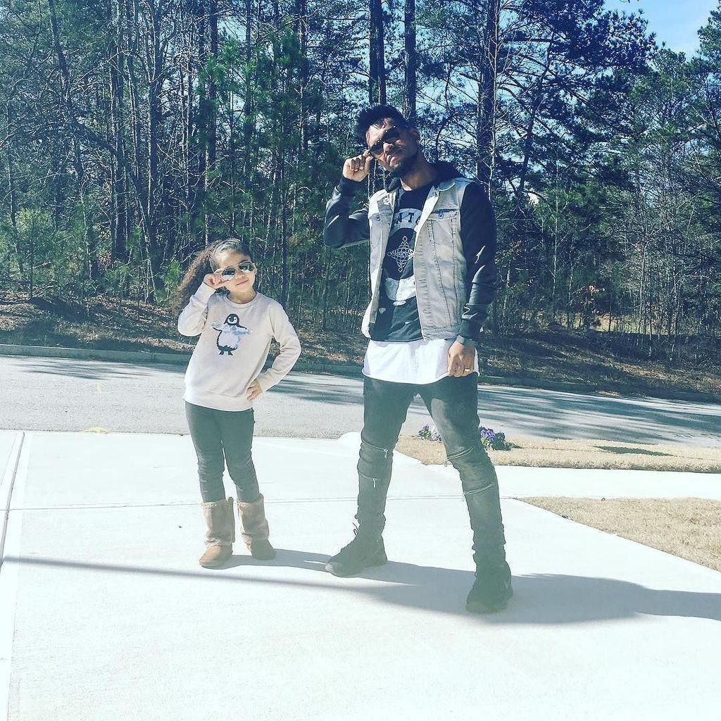 RealRedimi2's tweet photo. Father and daughter swag 😂 foto by @dalizacont #viviré #samanthakate #3togetherforever #mc1615 https://t.co/iBc5XUBVVe