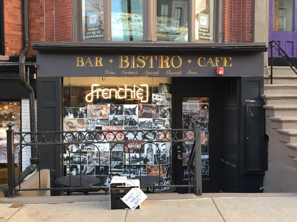 [ Design graphique ] Pas peu fiers de notre logo pour Frenchie, nouveau restaurant à Boston ! Voici l'enseigne 🇺🇸✌🏼️ #Boston #visualidentity