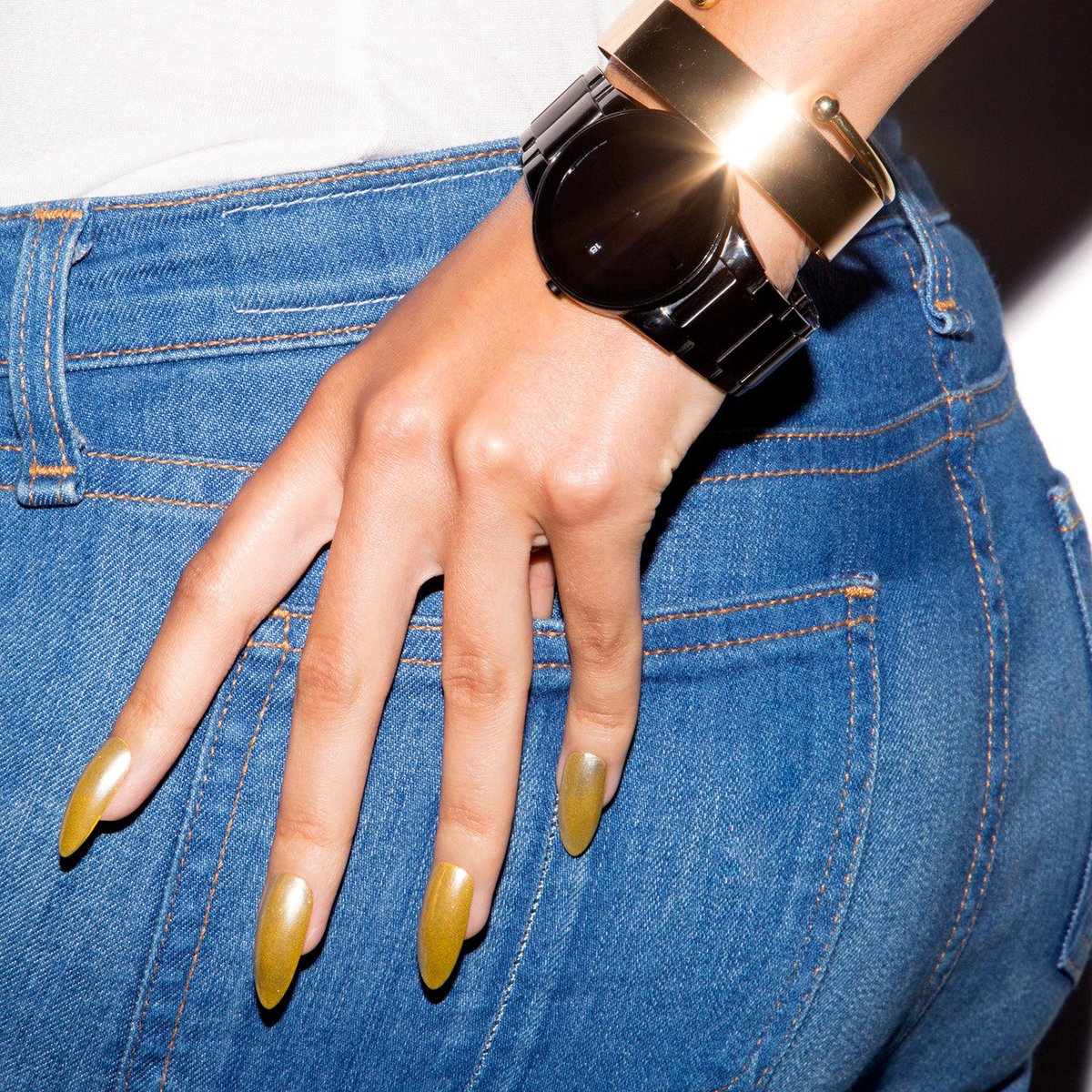 14+ days of rebellious color. #CNDSHELLAC