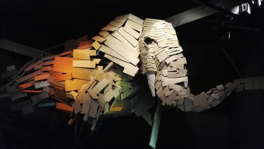 fredoGrandParis's tweet photo. Magique! Direction le 140bd Montparnasse pour découvrir le secret de l éléphant. Bravo aux artistes @LAB14arturbain #expo #streetart #Paris https://t.co/jQfF4VTq0D