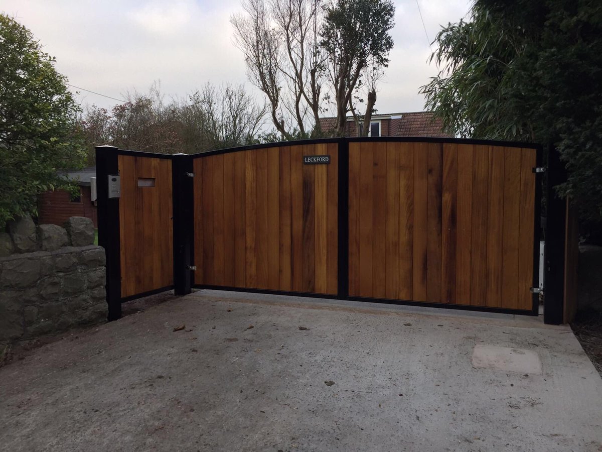 Day 3 - Rogers.... Mike &amp; Paul complete the installation - beautiful job boys <a href="/Tomsnooze2514/">Michael jones</a> @BenincaUK