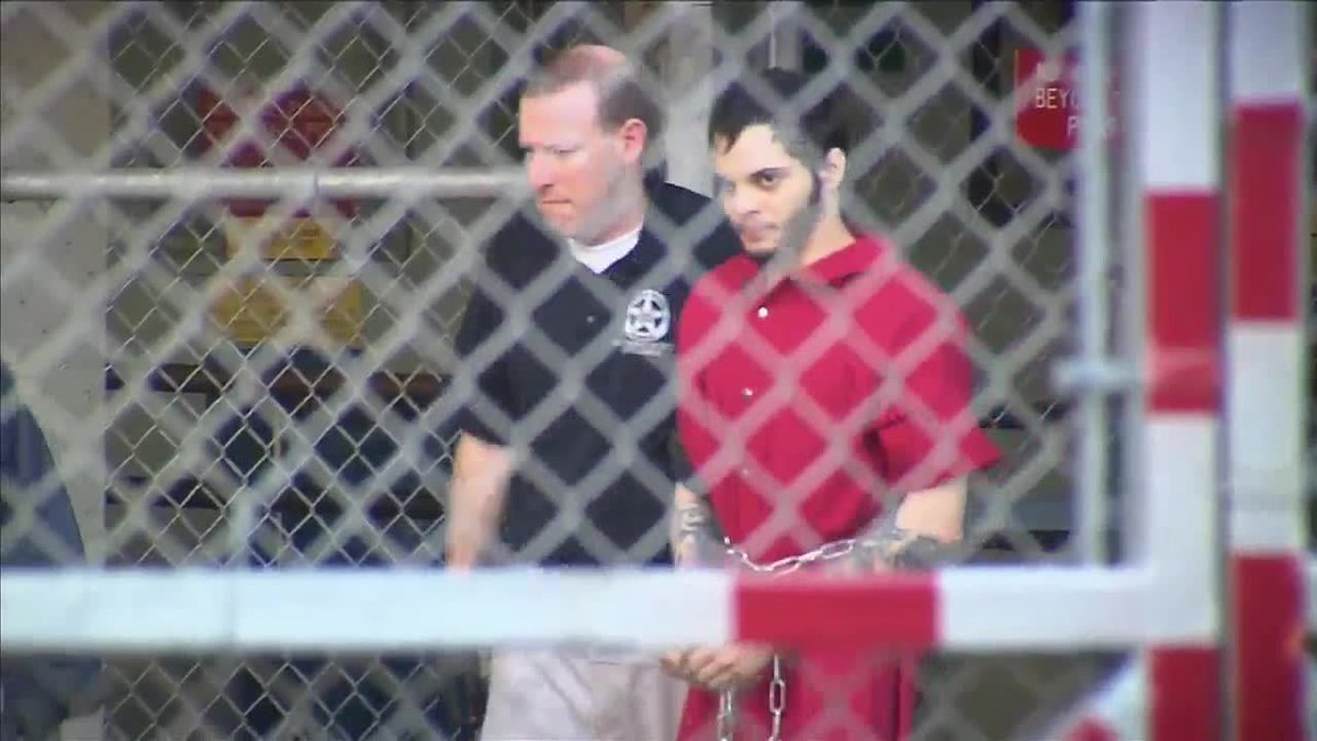 #BREAKING Esteban Santiago formally charged in Fort Lauderdale airport shooting bit.ly/2jjA7bX https://t.co/LJo0mOI3ia