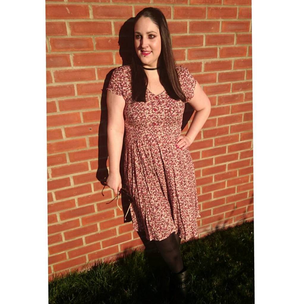 KClifewithME's tweet photo. Recent #outfitoftheday - #teadress from @boohoo with sleeves adjusted. #Choker from #Booho… https://t.co/ZXuqJtW6pw https://t.co/OuLeoTAJI1
