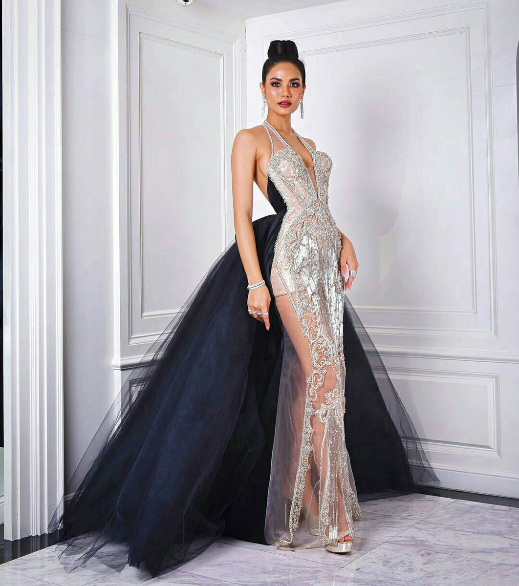 pokpck's tweet photo. จักรวาลก็คือจักรวาล จะมากาแล็คซี่ไม่ได้ #MissUniverse #Thailand https://t.co/xrLxnxcS1e