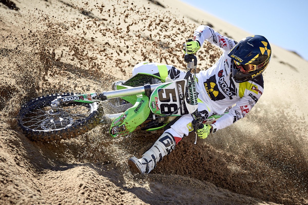 Rad60energy's tweet photo. !Con Rad-60 #EnergyDrink tenes energía para hacer lo que más te gusta! #EnergiaSinLimites #TeamRad60 #Motocross #BuenJueves https://t.co/iy3MwCbmPG