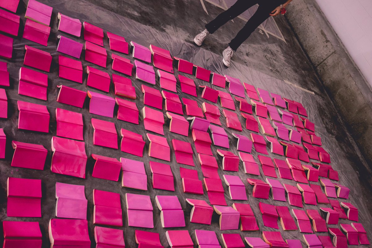 PINK JACKET PROJECT 
#bigloveball #wendywilliamswatt 
bigloveball.com