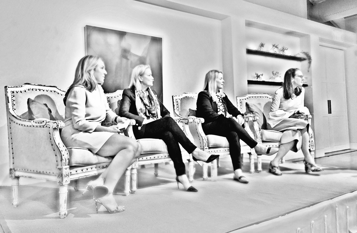 kiralartists's tweet image. The best of #TheBest #wedding #planners sitting right in front of me 💚❤💛💜@calderclark @EastonEvents @TaraGuerard @wedweek #chsweddingweek