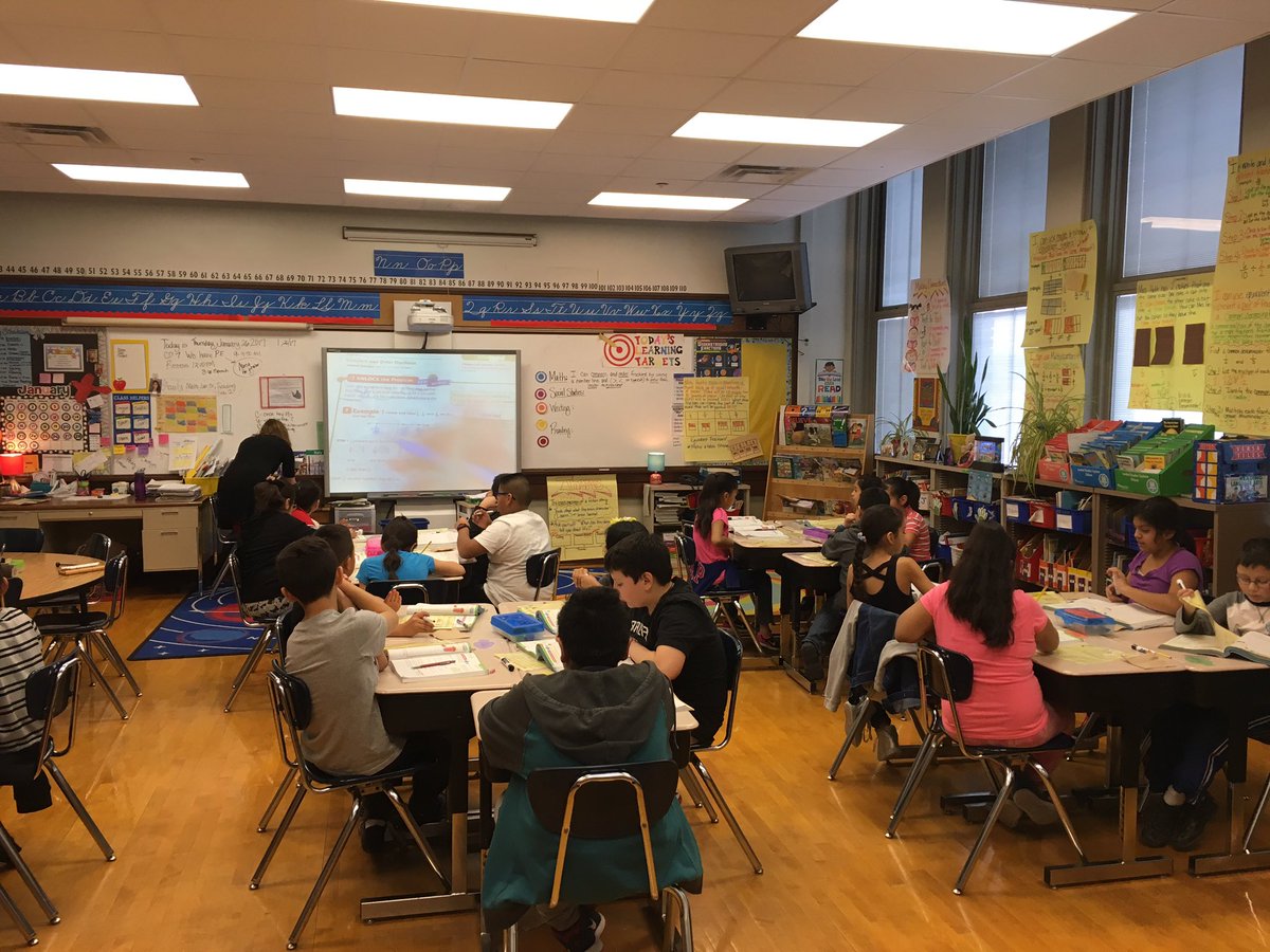 OPS_Castelar's tweet photo. 4th grade is working on comparing fractions in @janiehelt class. #lovetolearn #castelar #DeterminedtoSucceed https://t.co/fG95Tqzzaq
