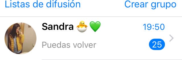 _Paaula23's tweet photo. Cuando piensas que @SandriitaRM te está pasando fotos, pero en realidad te está demostrando lo que te quiere😂😂💛🏞❄️ #perrofla #loca https://t.co/UbTSwkpq53
