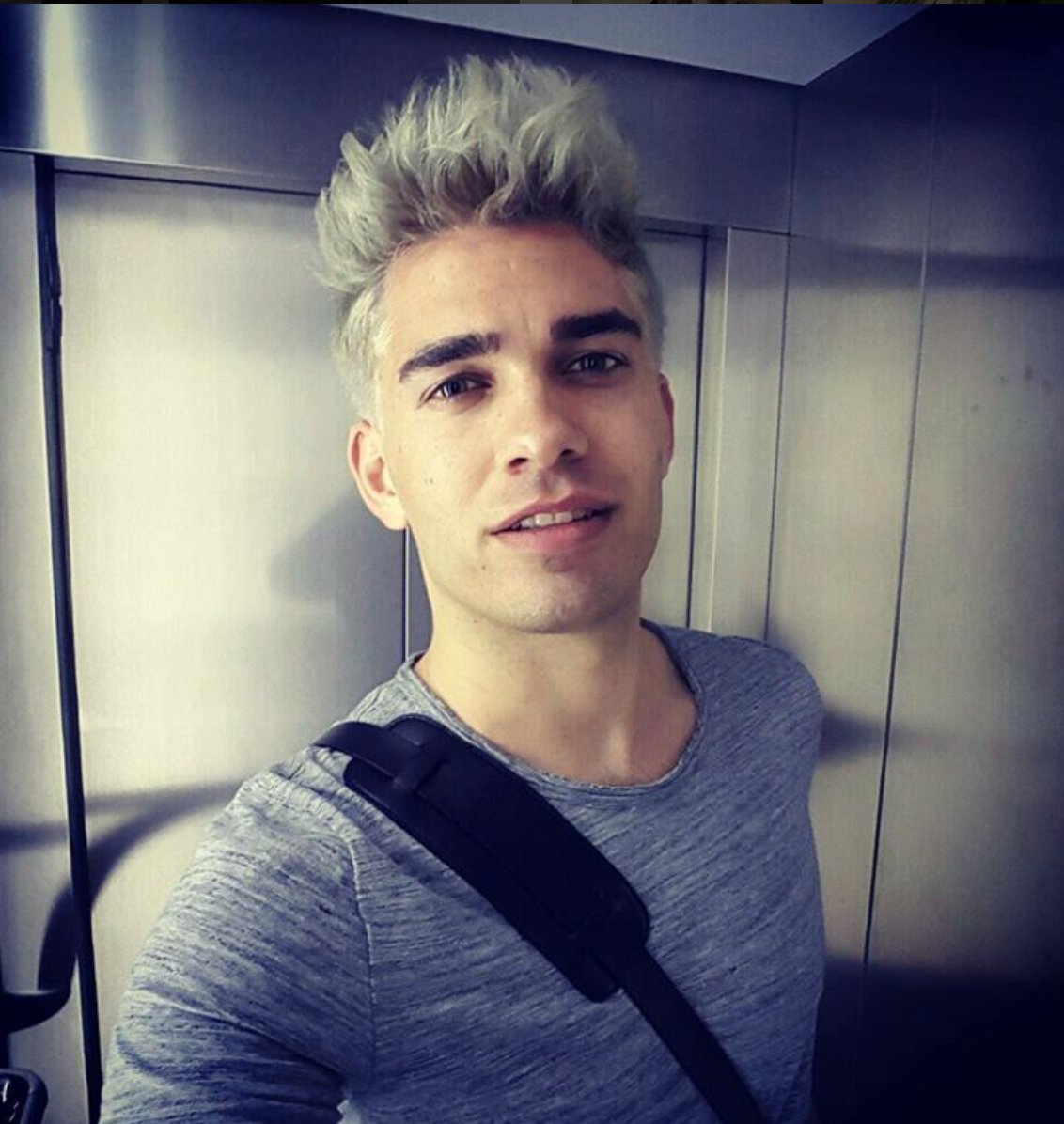 andrew_collinge's tweet photo. We love it when you send us pics! If you're in the salon this week why not send us your #hair selfie? Tag us #AndrewCollinge on Instagram https://t.co/0xhsE4vZGe