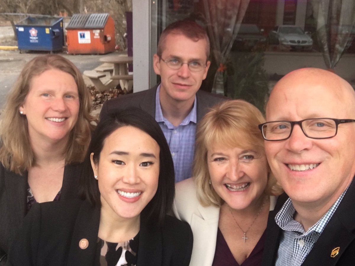 <a href="/CP_UPSers/">Central Plains</a> <a href="/ExperienceUPS/">Experience UPS</a> @SouthCalUPSers check out this great team!  #WeAreUPS