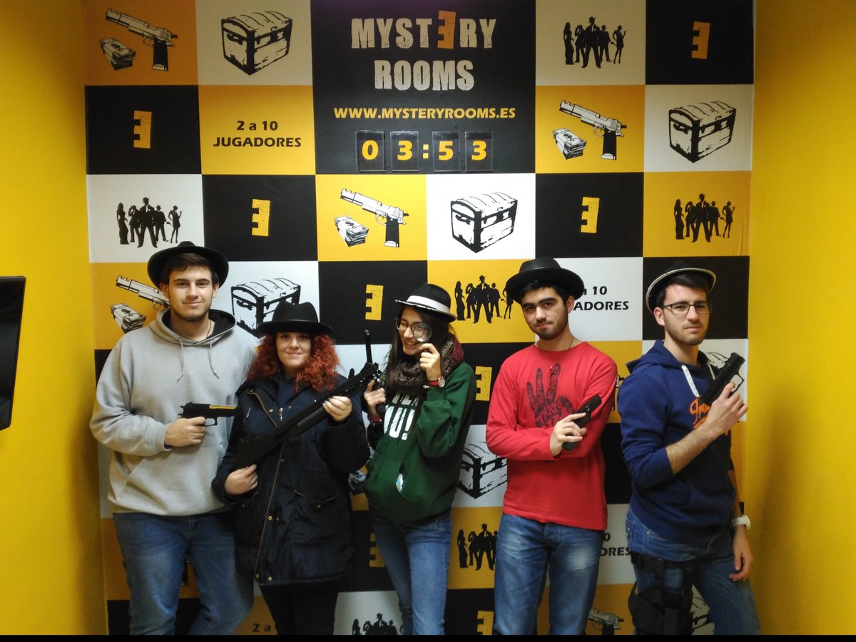 Myst3ryrooms's tweet photo. ¡Emocionantísimo estreno en los #escaperooms con nuestra Mafia: Salón de Juegos! ¿Y tú, aceptas el desafío? + Info https://t.co/g4wdb6lKc2 https://t.co/3O9iBQw5jC