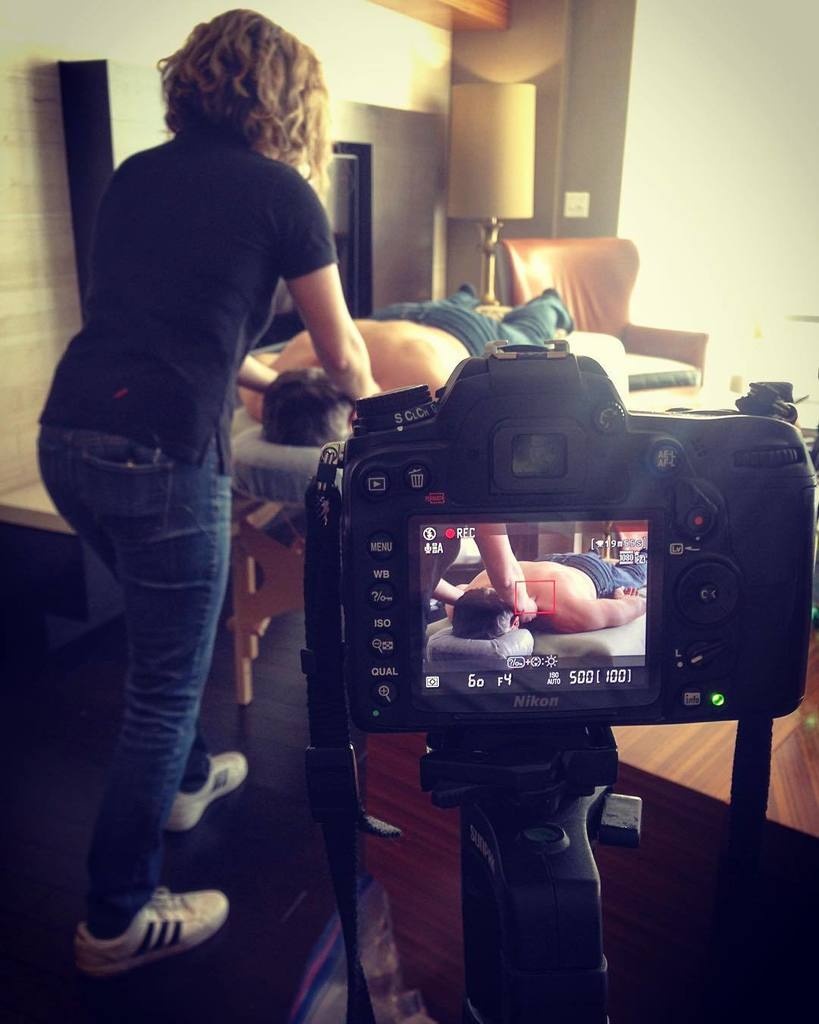 DoctorsToYou's tweet photo. Behind the scenes w/Emily Webb of #SweetPause massage therapy
🕉
#healthandwellness #massag… https://t.co/mED96fHvIo https://t.co/PMzIdFsNDx