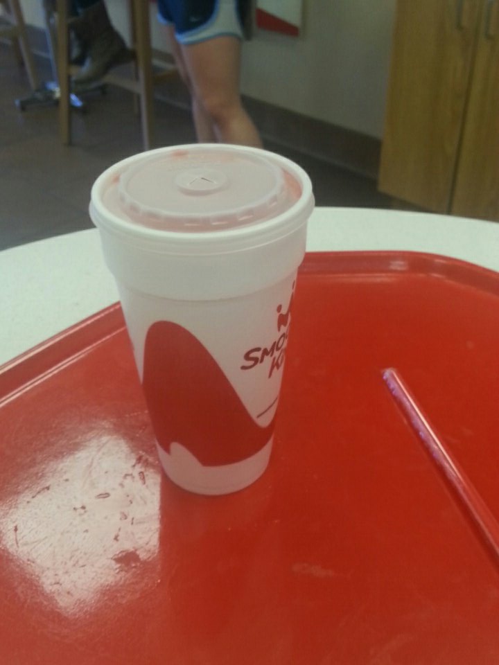 SmoothieKingChH's tweet photo. Killin' it at smoothie king! #getyoursnow #ThirstyThursday https://t.co/OHc2LZUzoT