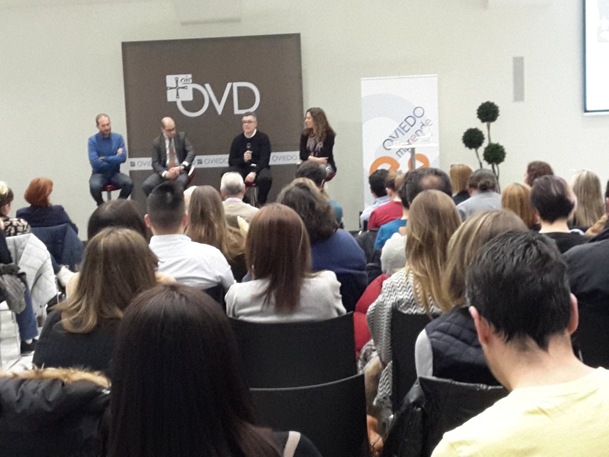 OviedoEmprende's tweet photo. Interesantísimas preguntas en #AlcaideOVD ¡Gran público participante! Así da gusto @falcaide @JaviCIES @AsturiAALimite  Grandes! https://t.co/RmeOuHBMsI