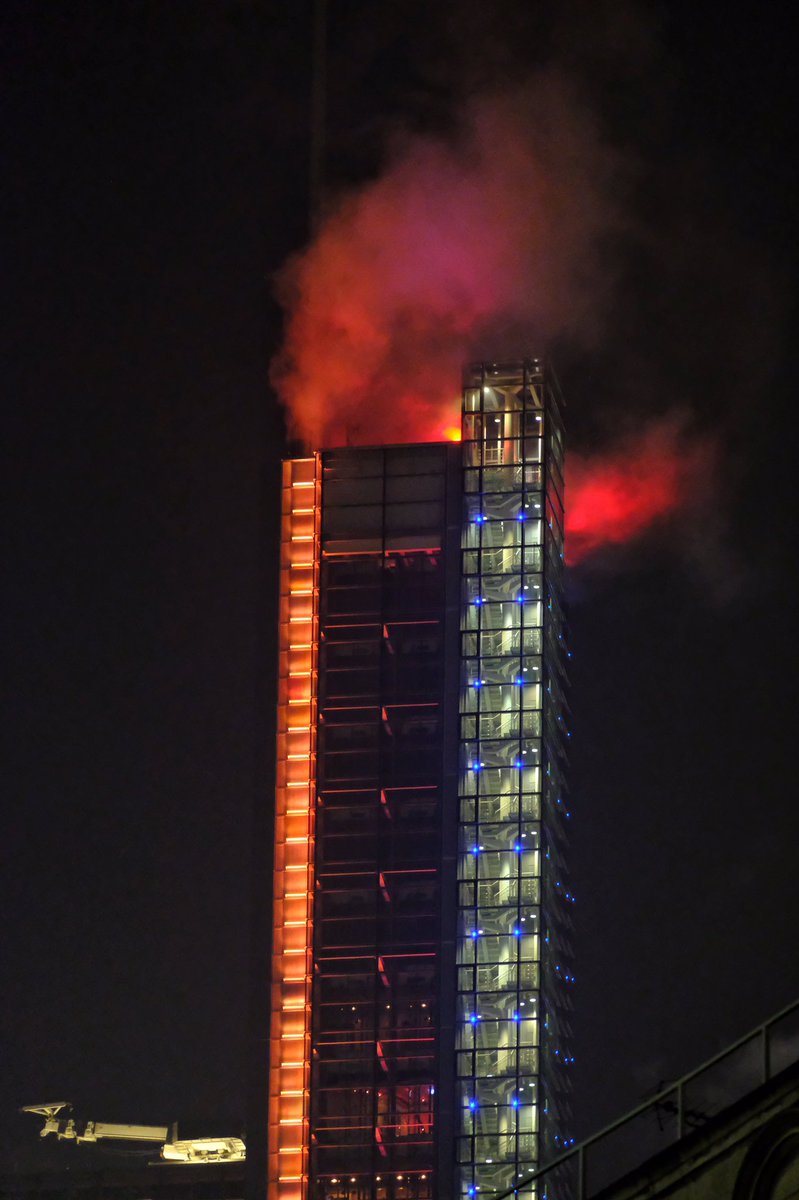 sgoldswo's tweet photo. What's happening on @SFDCTowerUK @HeronTowerEC2 ? Hope all there ok and people safe. @BBCLondonNews @SkyNewsBreak #herontowerfire https://t.co/UGp9Q3Faht