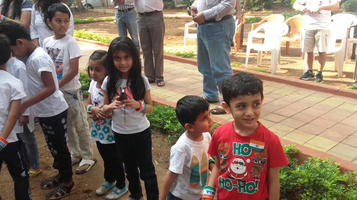 nech82's tweet photo. @firstgrade111  Chad, Hridya and family attending the Indian republic day.#RepublicDay #Chad&amp;Hridya'striptoIndia https://t.co/E68gRXKUHt