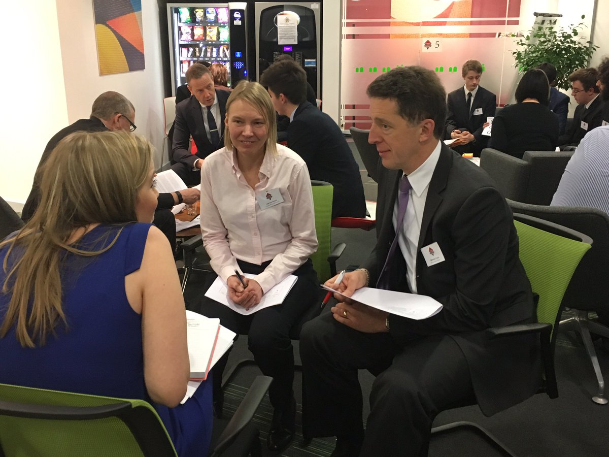 YoungStartUpTal's tweet photo. An hour into our #speedworking and the candidates are doing well #gatwickdiamond #Entrepreneur #business https://t.co/wTeRcmUUbT