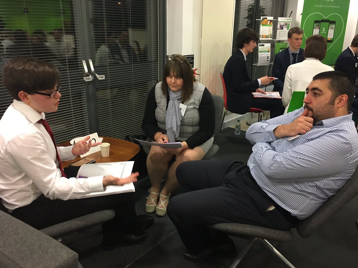YoungStartUpTal's tweet photo. An hour into our #speedworking and the candidates are doing well #gatwickdiamond #Entrepreneur #business https://t.co/wTeRcmUUbT